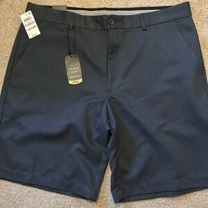 New Greg Norman golf shorts size 38